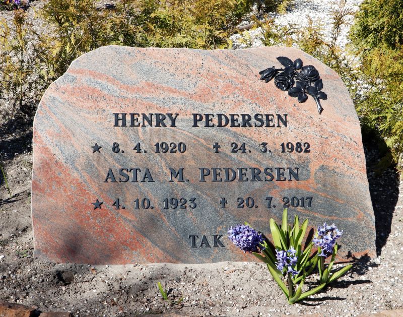 Asta M. Pedersen.JPG